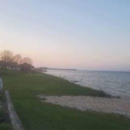 Bayview Lakefront Inn Saint Ignace Luaran gambar